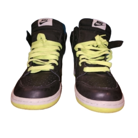 Nike Black and Neon Green Men's Shoes - Picture 14 of 15